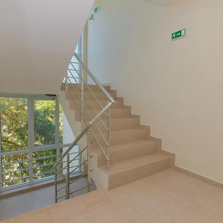 Apartament On Perushtitsa 40 *