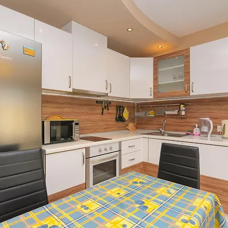Apartament On Perushtitsa 40 *